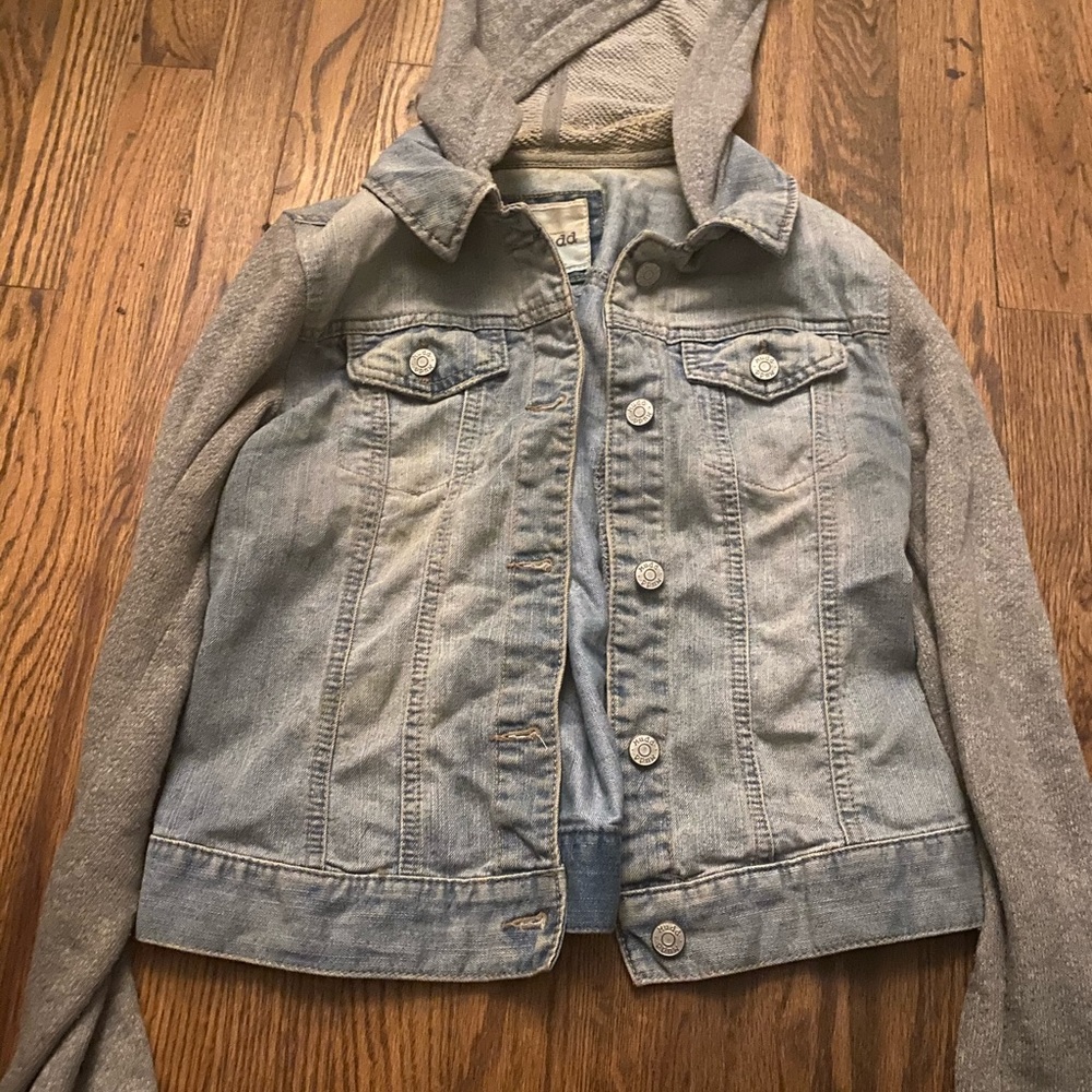 Miss jean jacket with hood